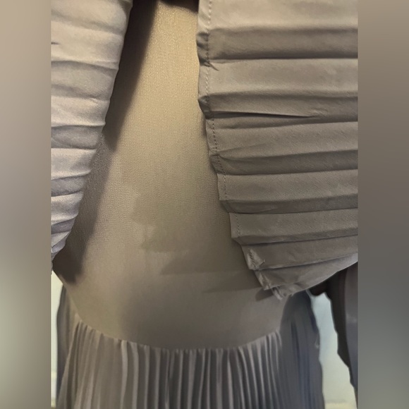 Pre-owned beautiful ASOS long shoulder ruffle and pleated A skirt - Picture 3 of 6